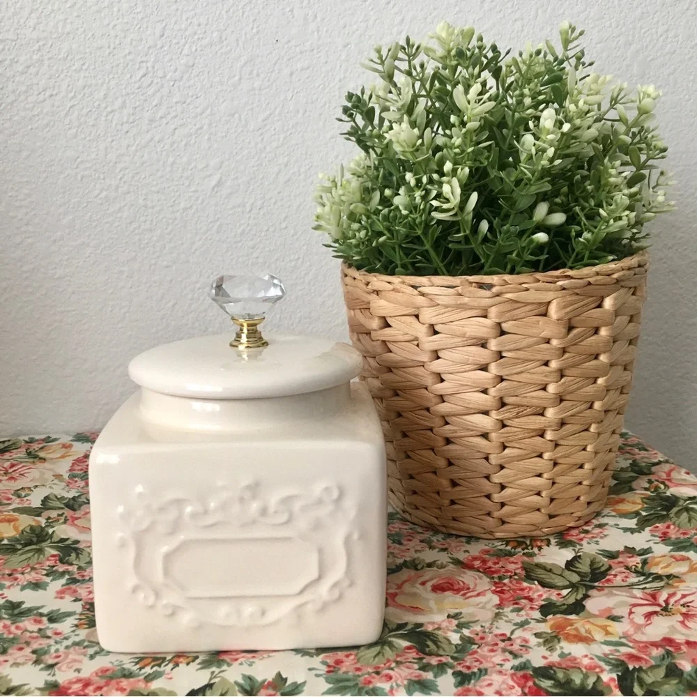Decorative Jar with Diamond Jewel Knob